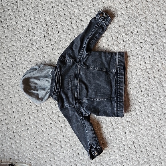 2T Old Navy Denim Jacket - Picture 3 of 5